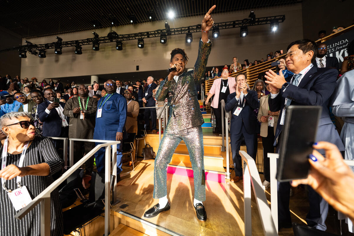 Jon Batiste performs during Goalkeepers 2023. ©Gates Archive/Mike Lawrence