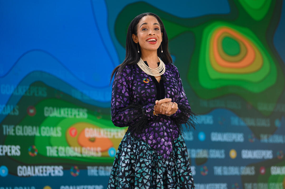 Ndidi Okonkwo Nwuneli speaks onstage at Goalkeepers 2022. ©Gates Archive/Mike Lawrence