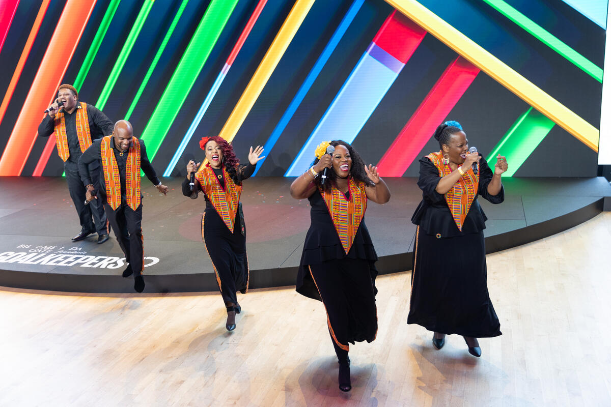 Harlem Gospel Choir performs during Goalkeepers 2022. ©Gates Archive/Kevin Hagen