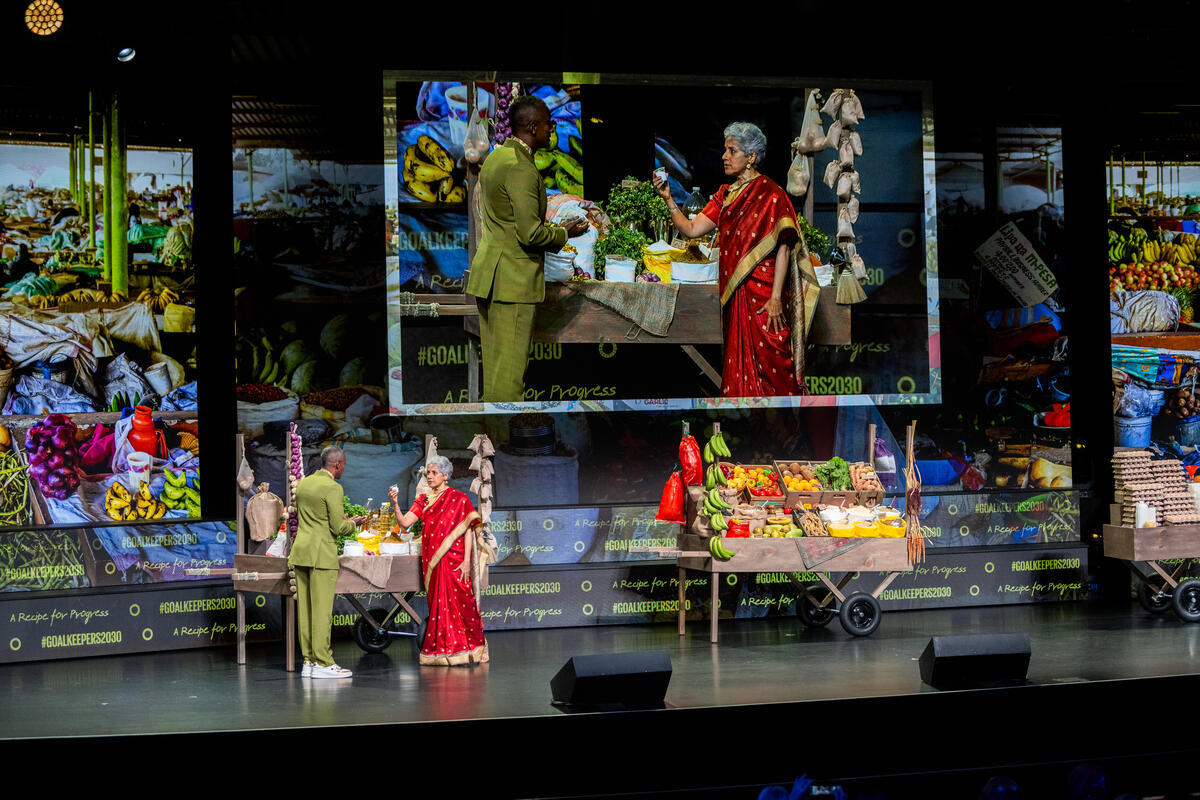 Marcus Samuelsson and Dr. Soumya Swaminathan speak on stage during the 2024 Goalkeepers NYC event. ©Gates Archive/Mike Lawrence